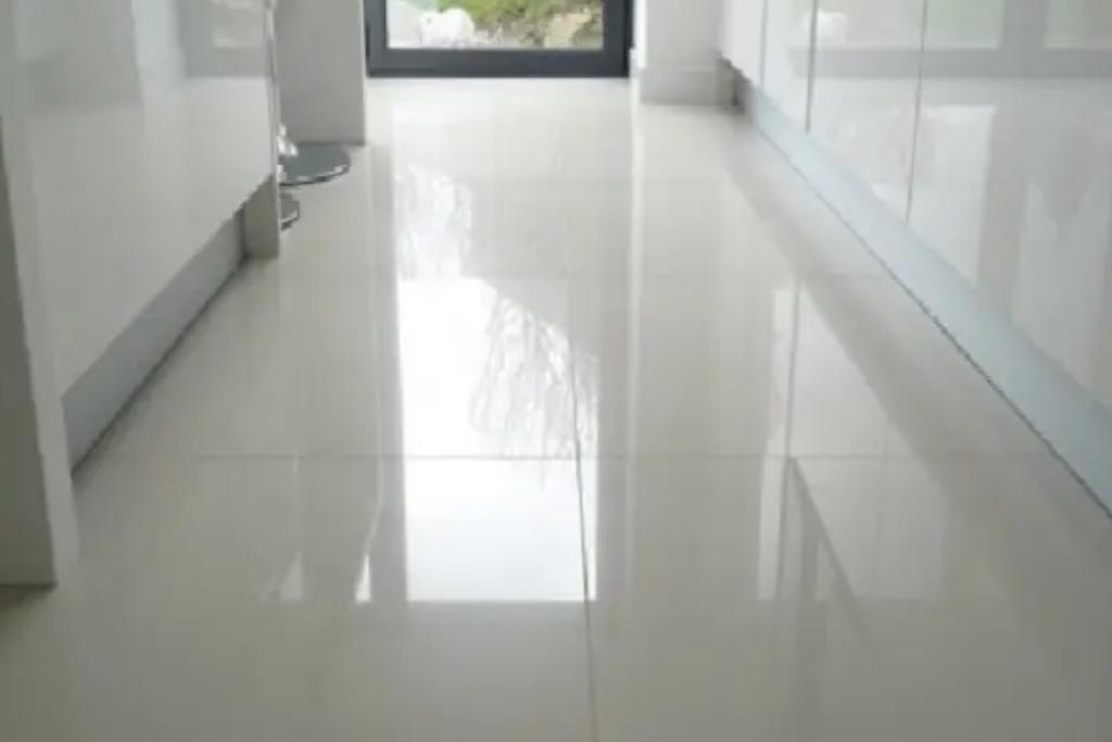 Como limpar porcelanato, aprenda limpar adequadamente para evitar